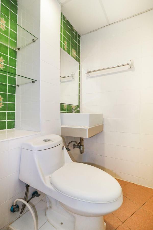 Oyo 237 Thitikorn Grandview Hotell Ban Pak Khlong Si Exteriör bild